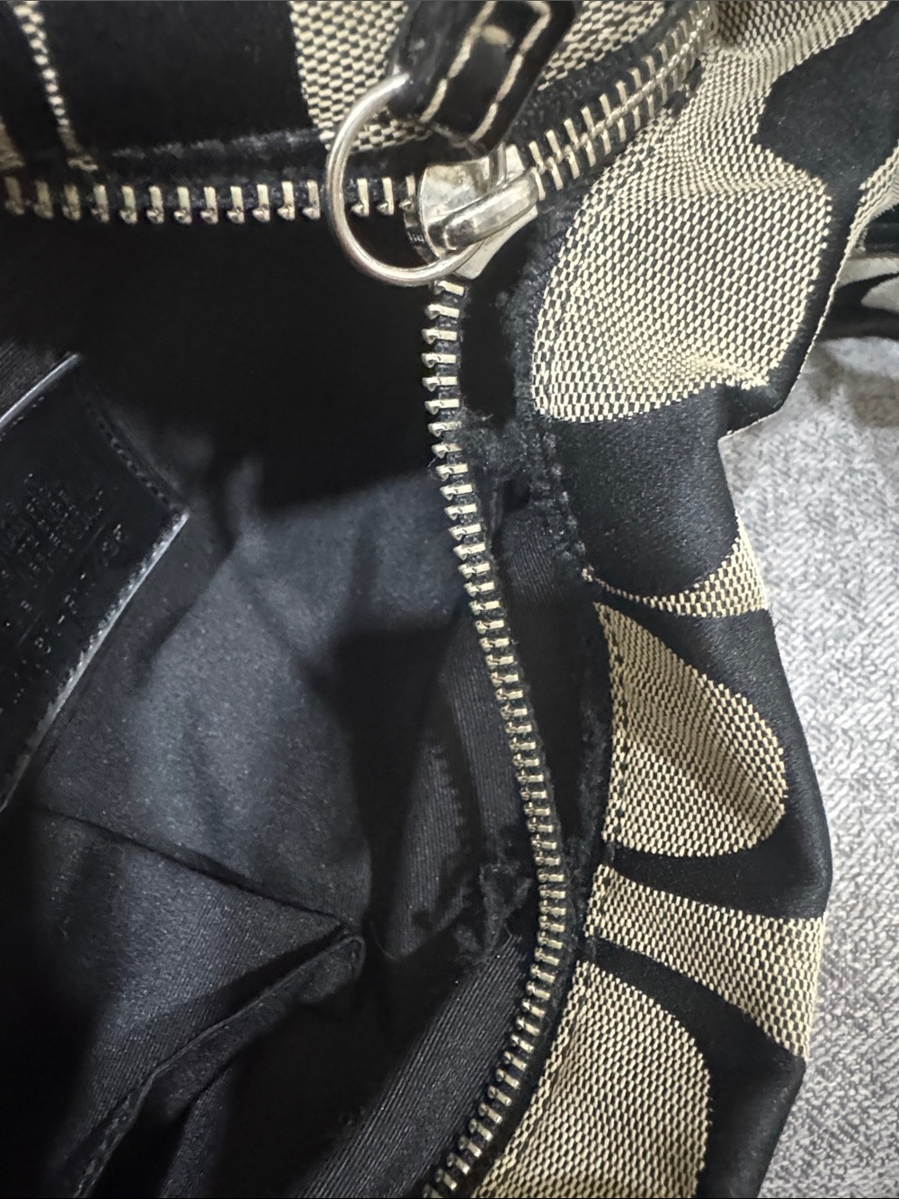 Coach Signature C Canvas Crossbody Bag Black Khaki Small Zip Purse - Picture 13 of 16